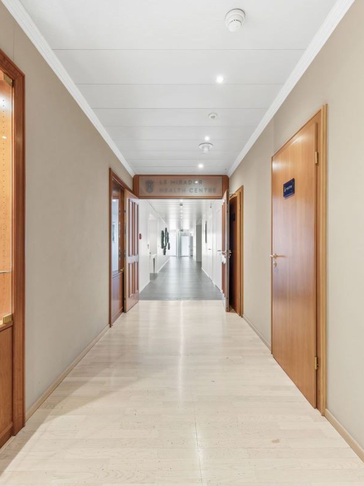 Main interior entrance of Clinique Lémana