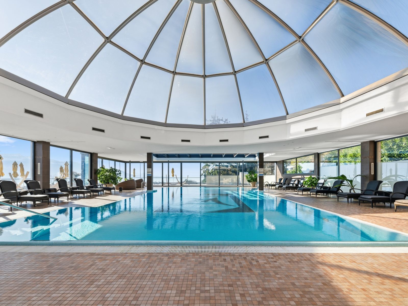 Swimming pool of Mirador hotel