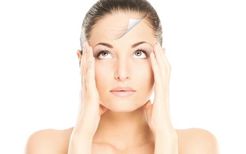 les injections de Botox® effacent les rides du front