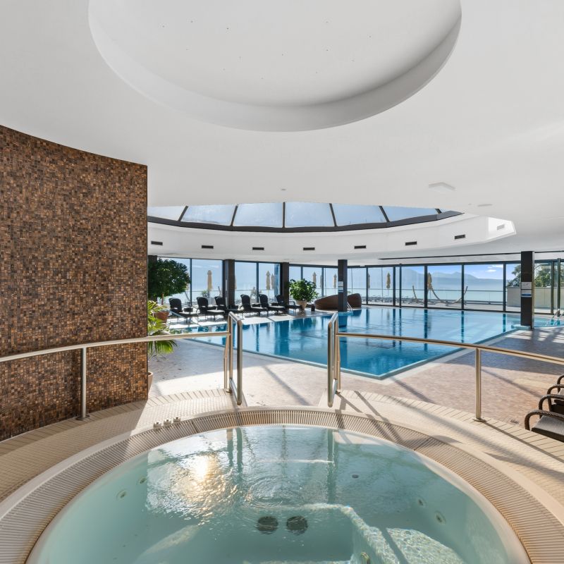 jacuzzi in the swimming pool of the Mirador hotel