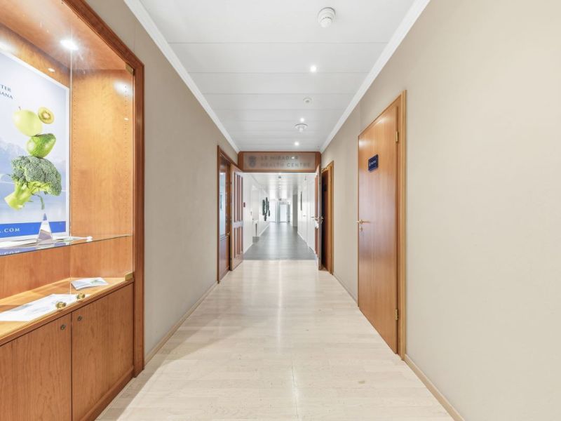 Main interior entrance of Clinique Lémana